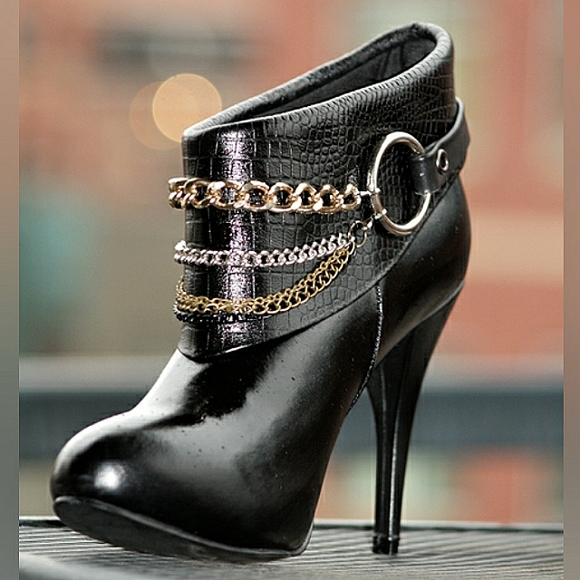 Black Leather Ankle Bootie NEW! - Picture 2 of 11